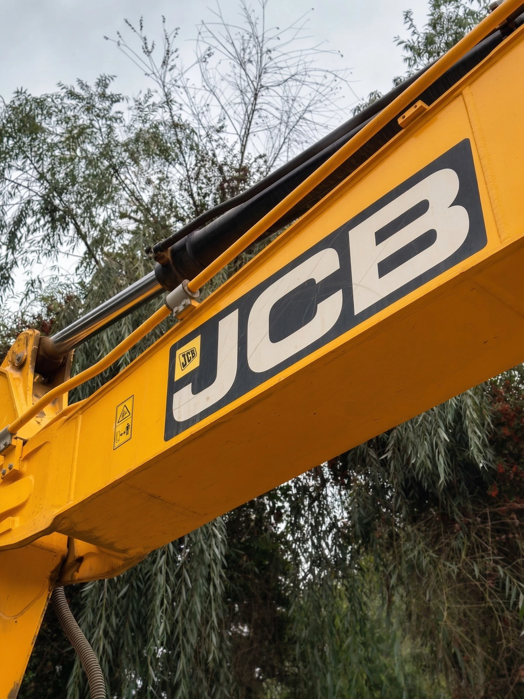 EXCAVADORA JCB JS200 - Imagen 2