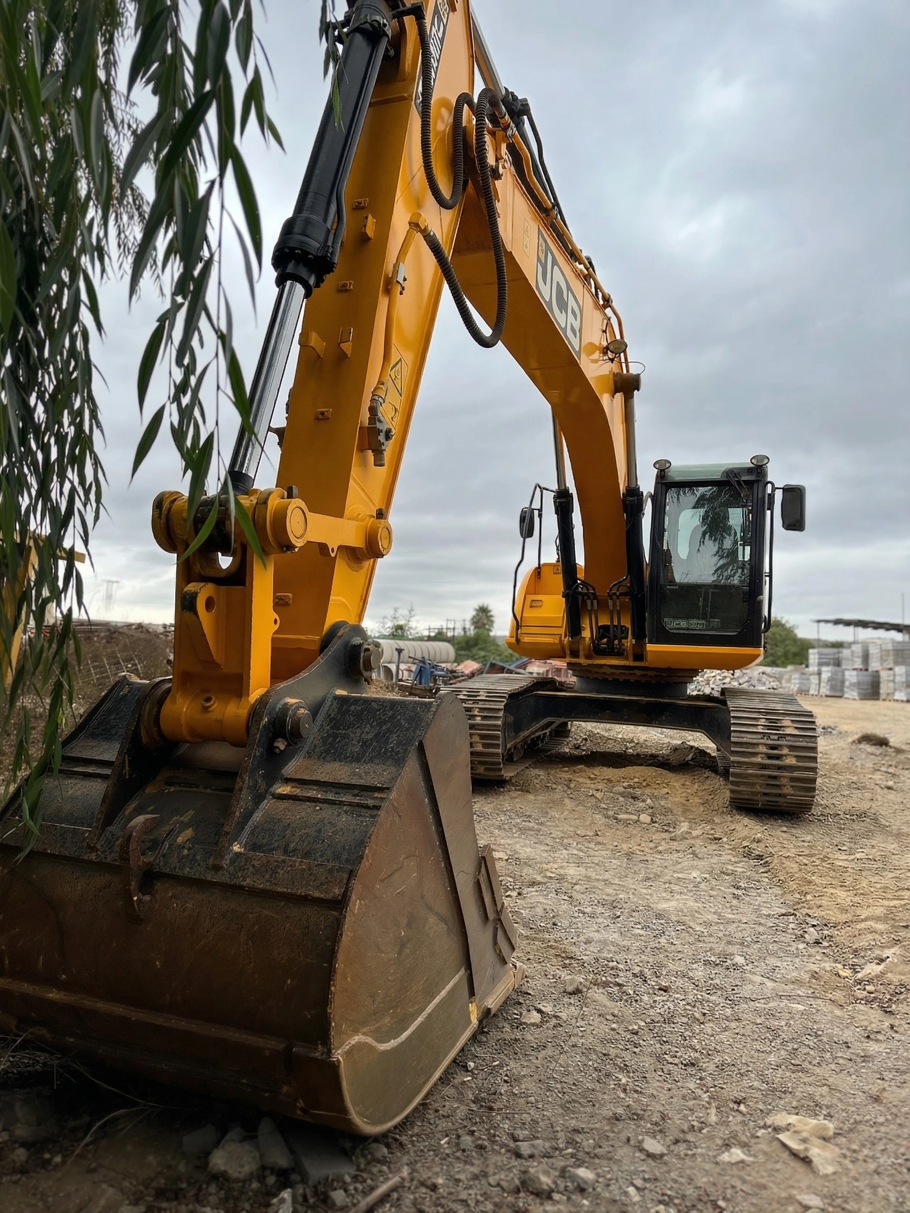 EXCAVADORA JCB JS200 - Imagen 3