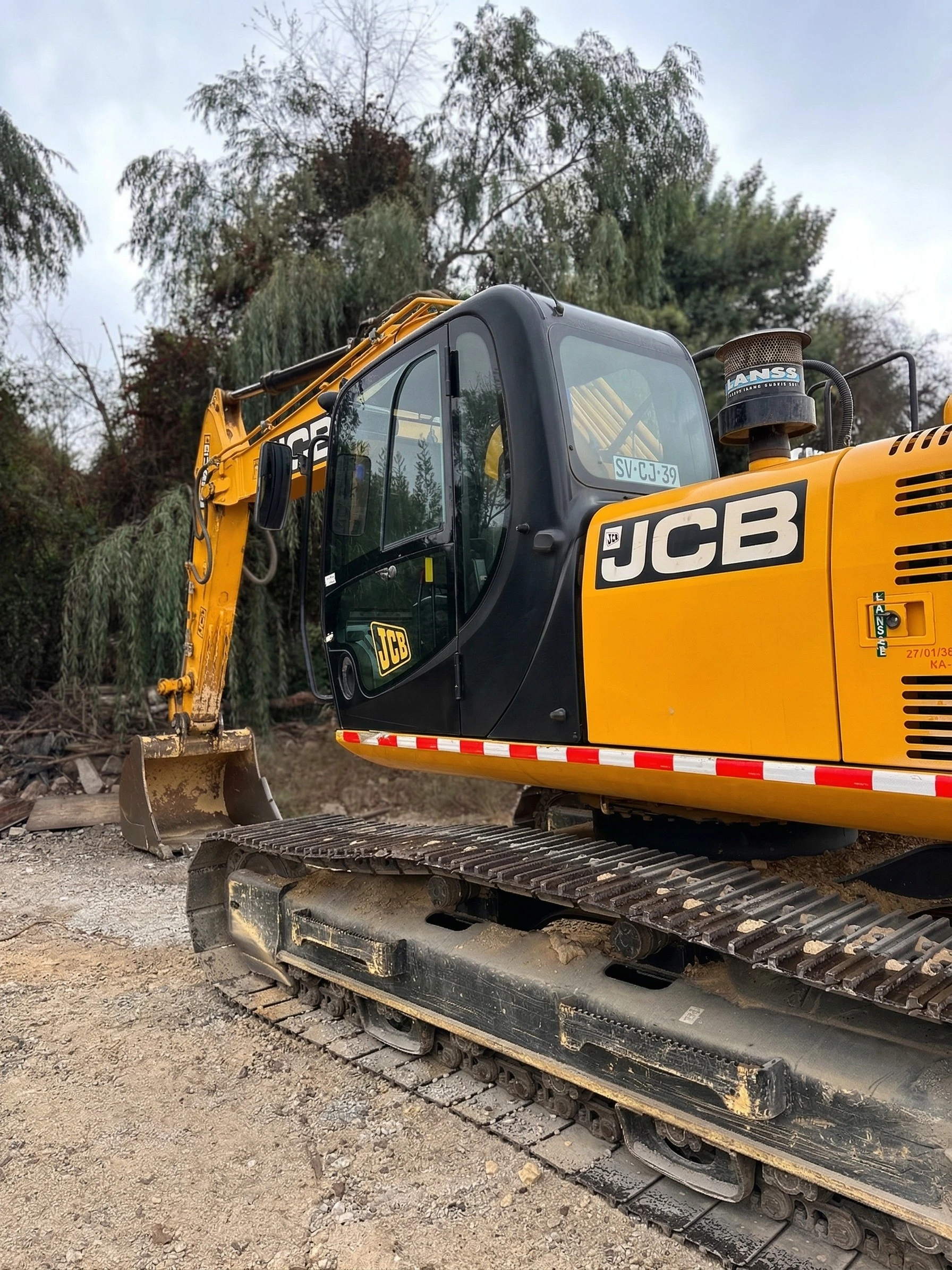 EXCAVADORA JCB JS200 - Imagen 5