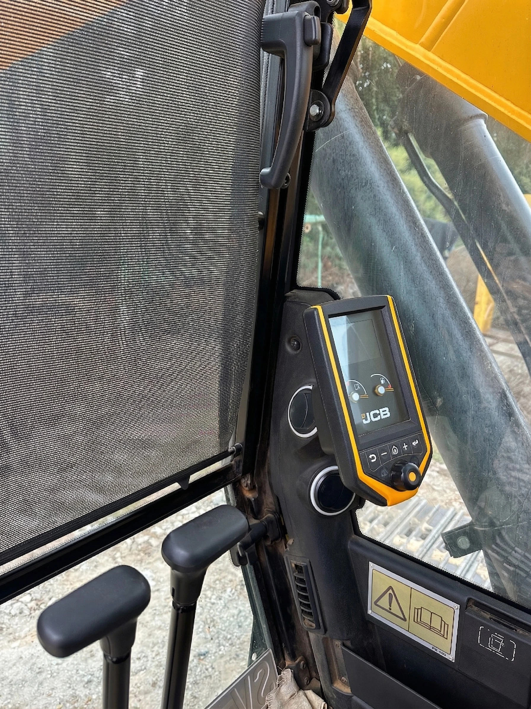 EXCAVADORA JCB JS200 - Imagen 6