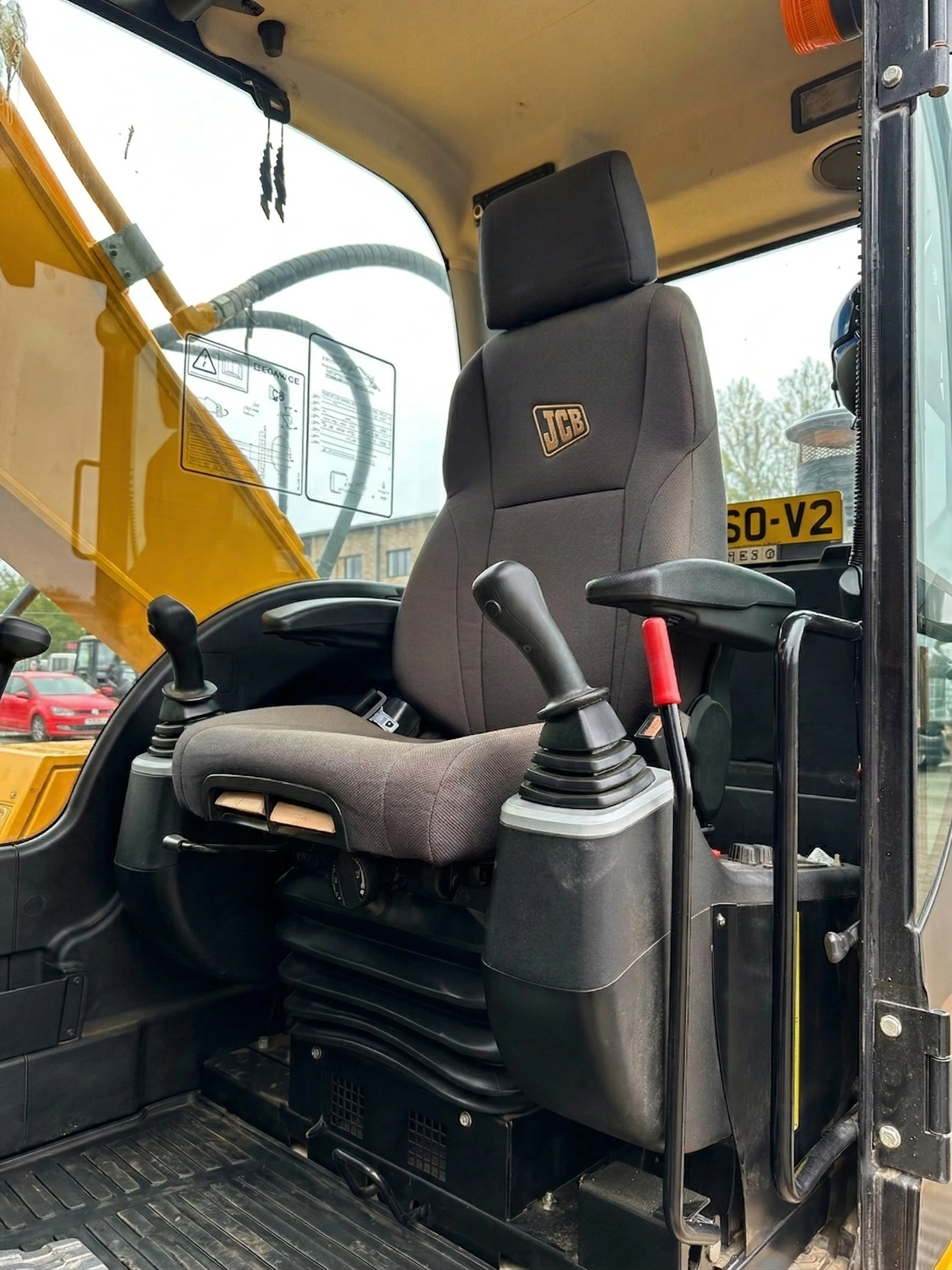 EXCAVADORA JCB JS200 - Imagen 7