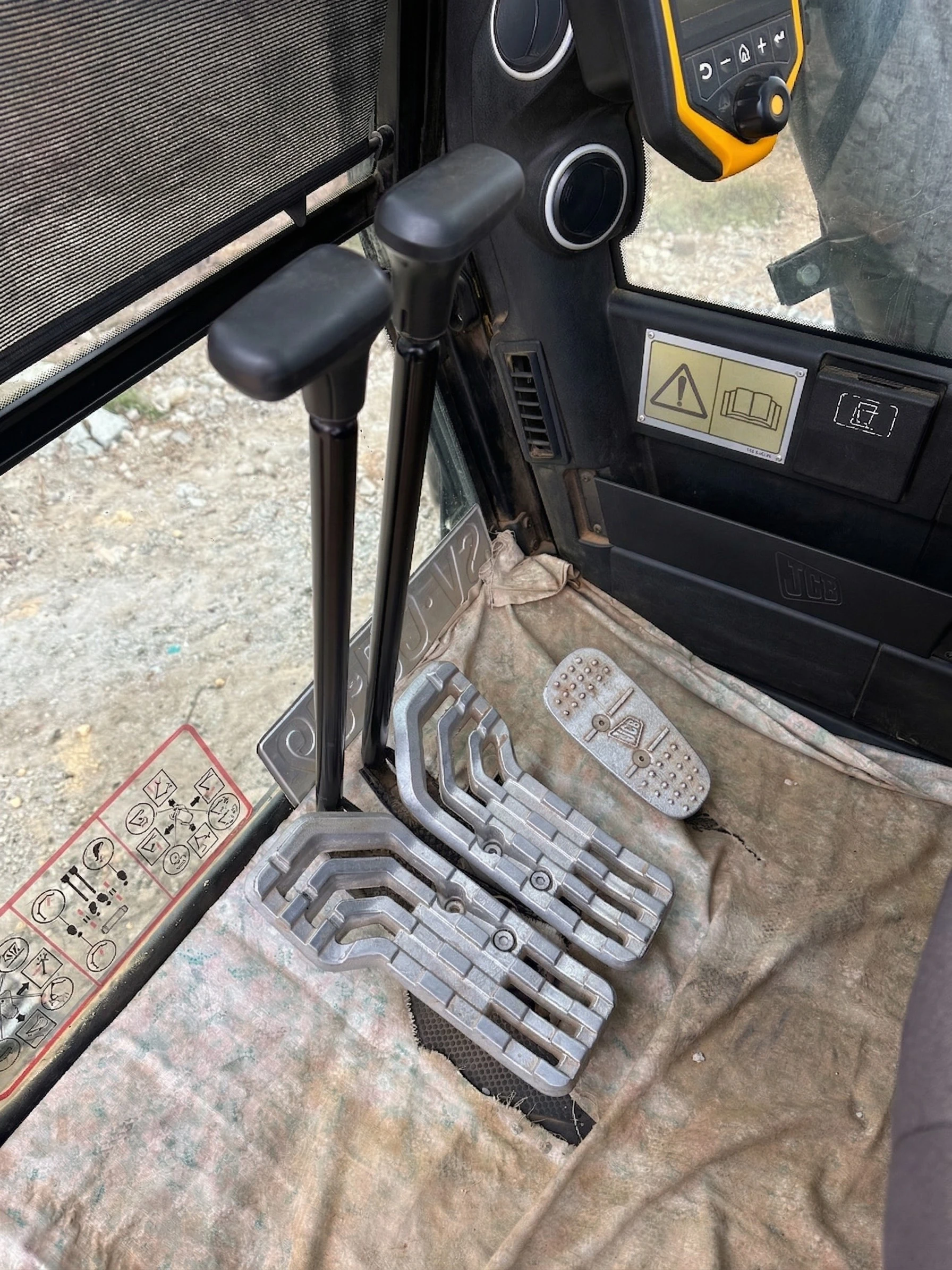 EXCAVADORA JCB JS200 - Imagen 8